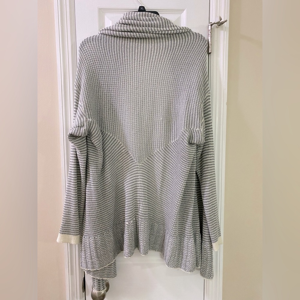 Cardigan - Picture 3 of 3